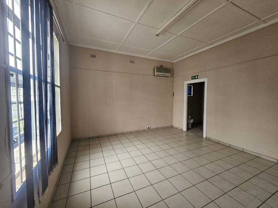 To Let commercial Property for Rent in Southernwood Eastern Cape